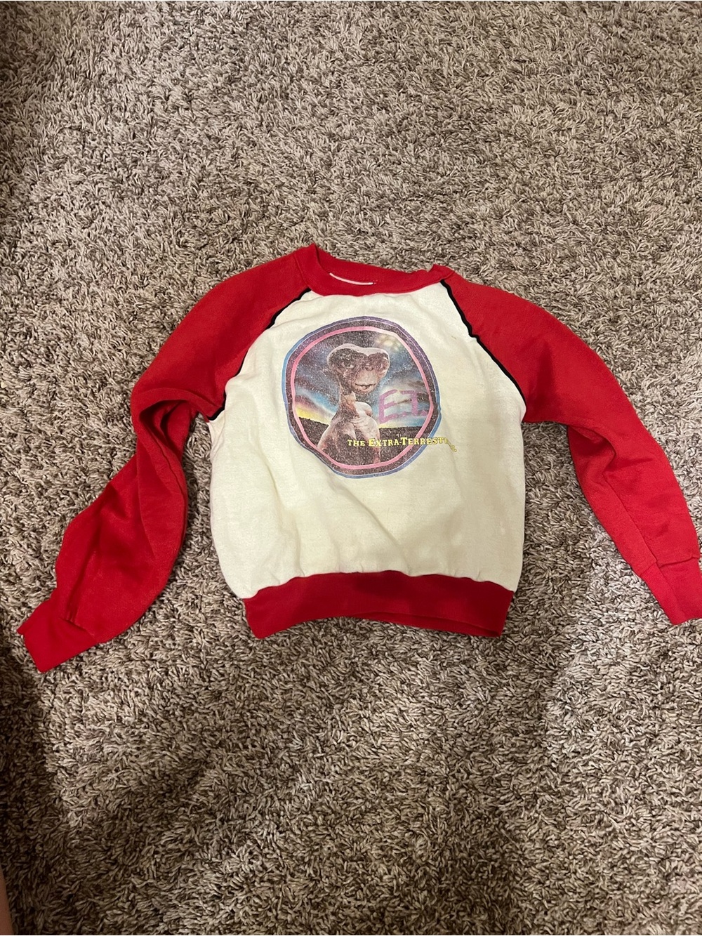1982 Vintage E.T. Graphic Raglan Sweatshirt in Red and Cream kids